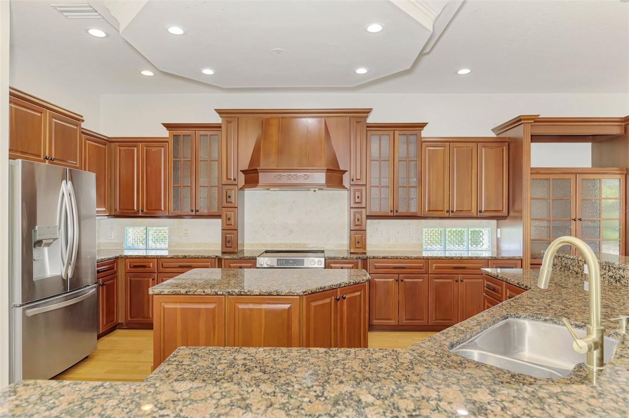 5684 Eastwind Drive, Sarasota, FL 34233 Photo
