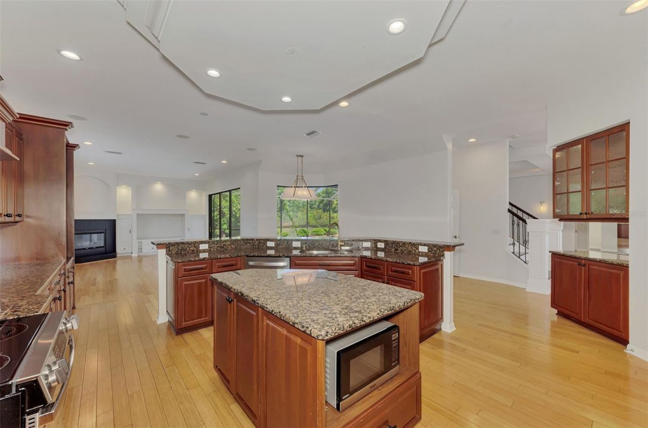 5684 Eastwind Drive, Sarasota, FL 34233 Photo
