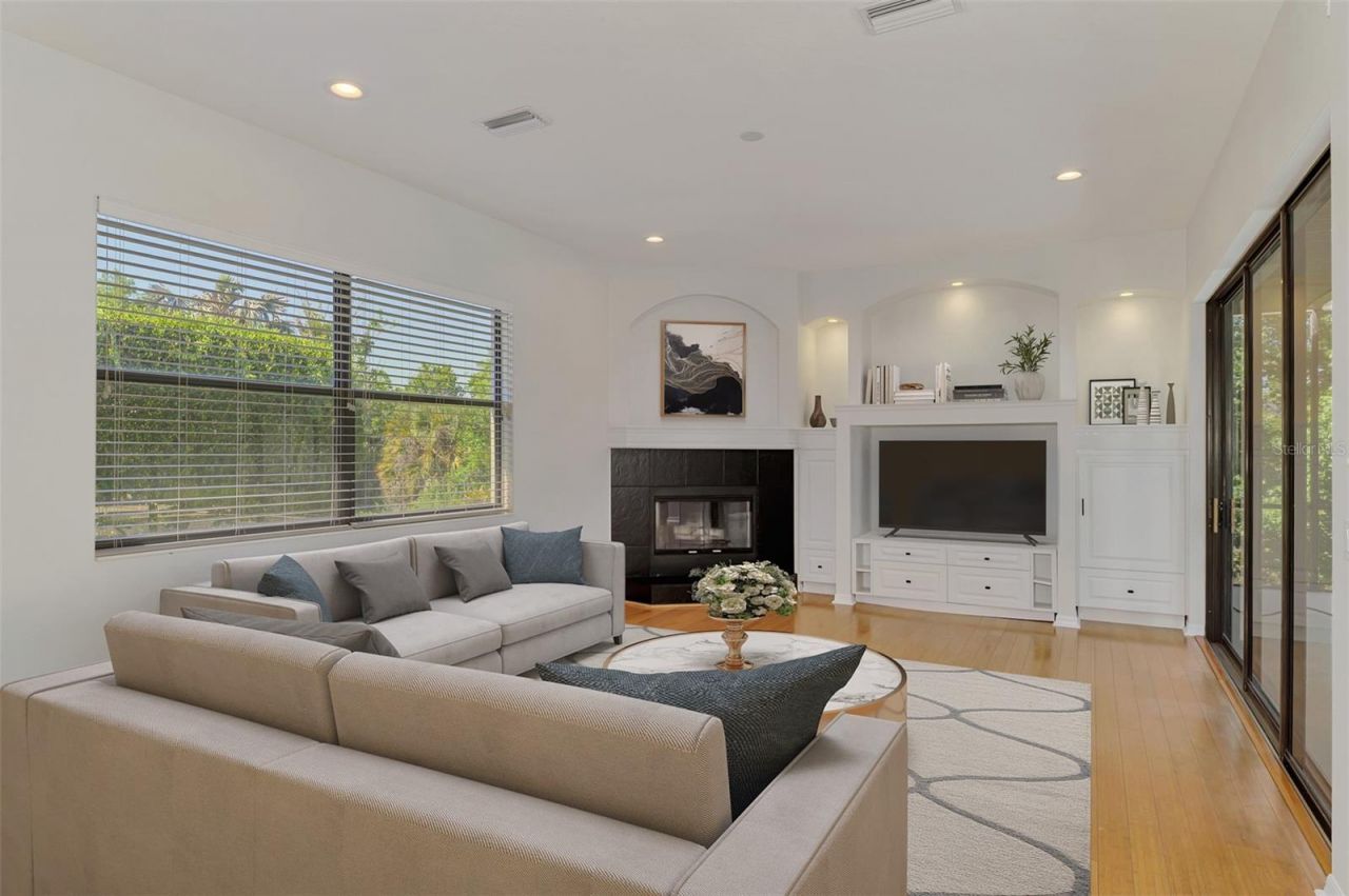 5684 Eastwind Drive, Sarasota, FL 34233 Photo