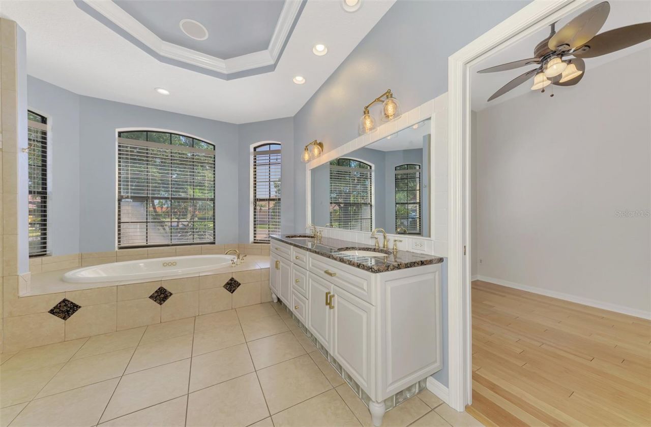 5684 Eastwind Drive, Sarasota, FL 34233 Photo