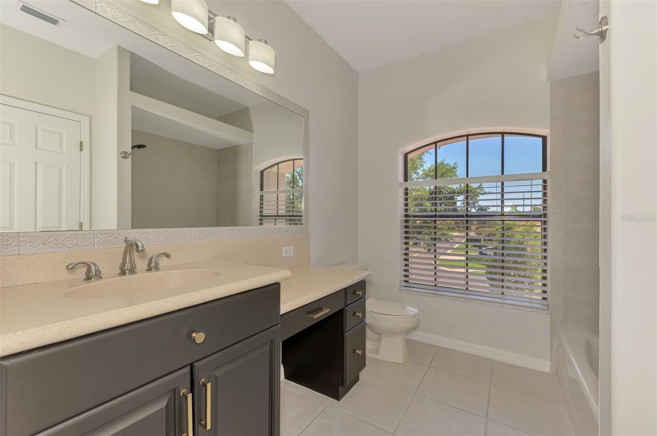 5684 Eastwind Drive, Sarasota, FL 34233 Photo