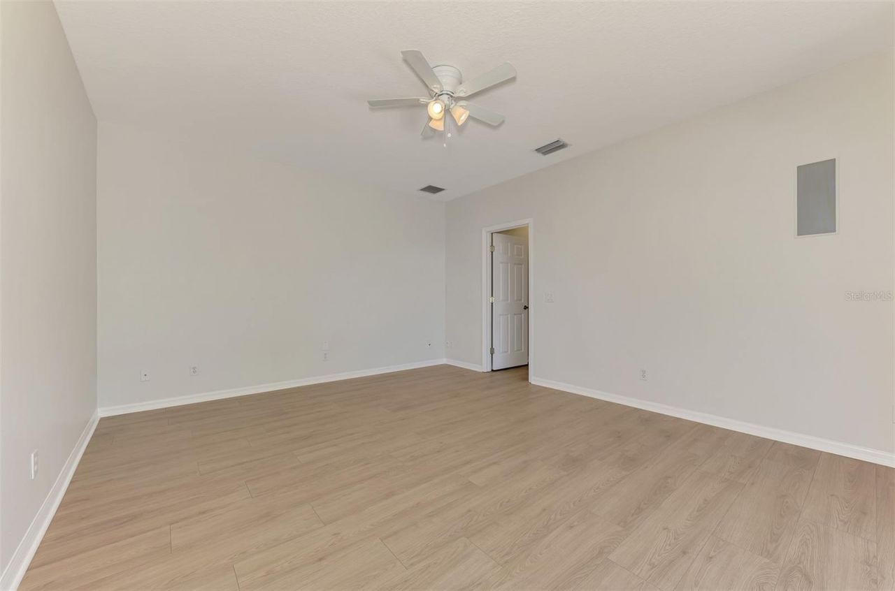 5684 Eastwind Drive, Sarasota, FL 34233 Photo