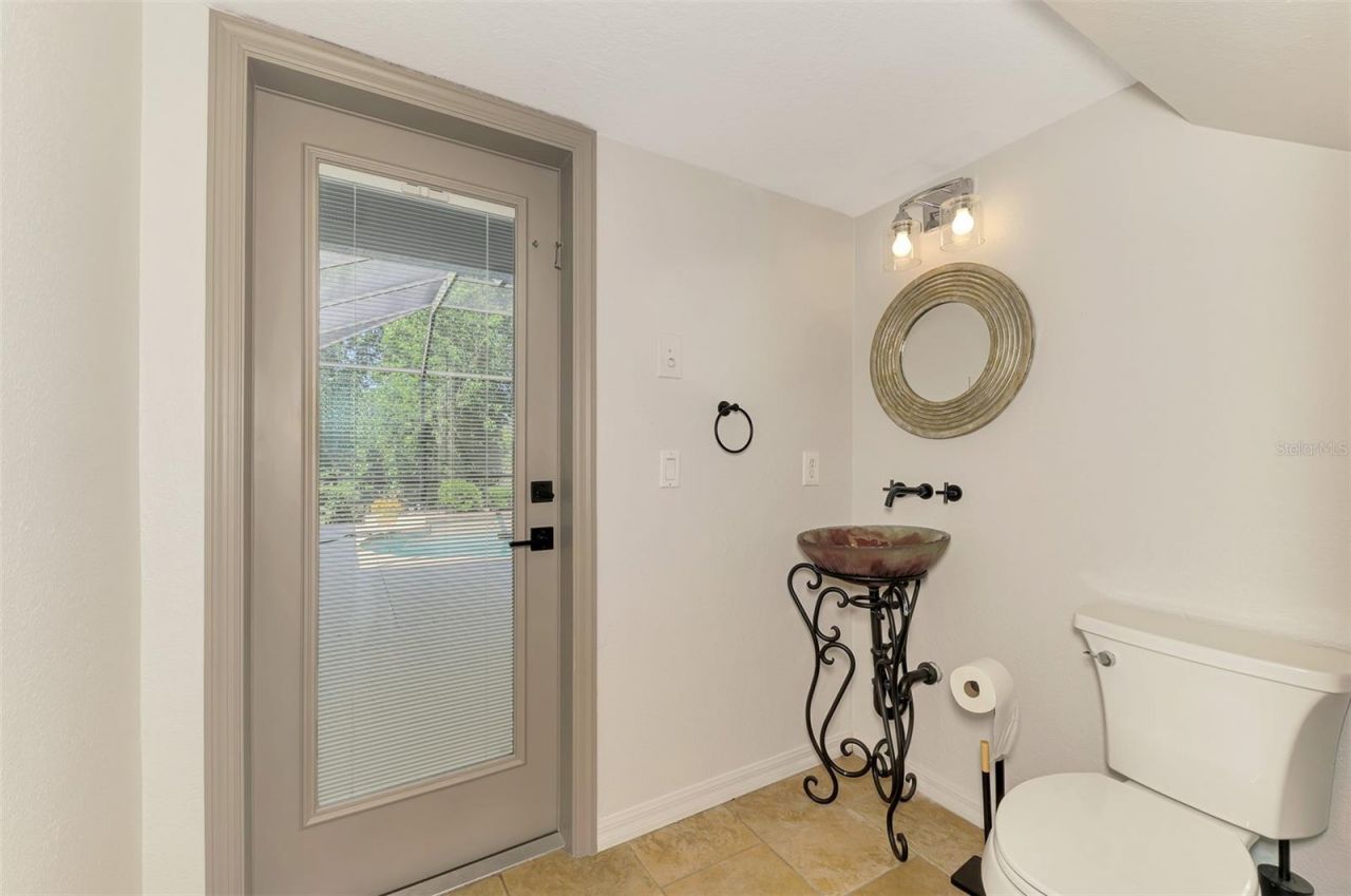 5684 Eastwind Drive, Sarasota, FL 34233 Photo