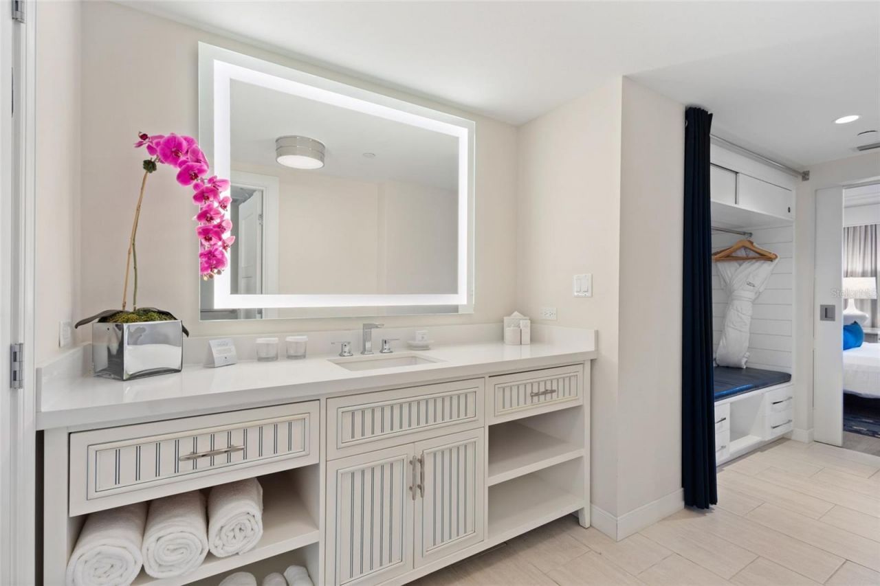 240 Sands Point Road, Unit 4104, Longboat Key, FL 34228 Photo