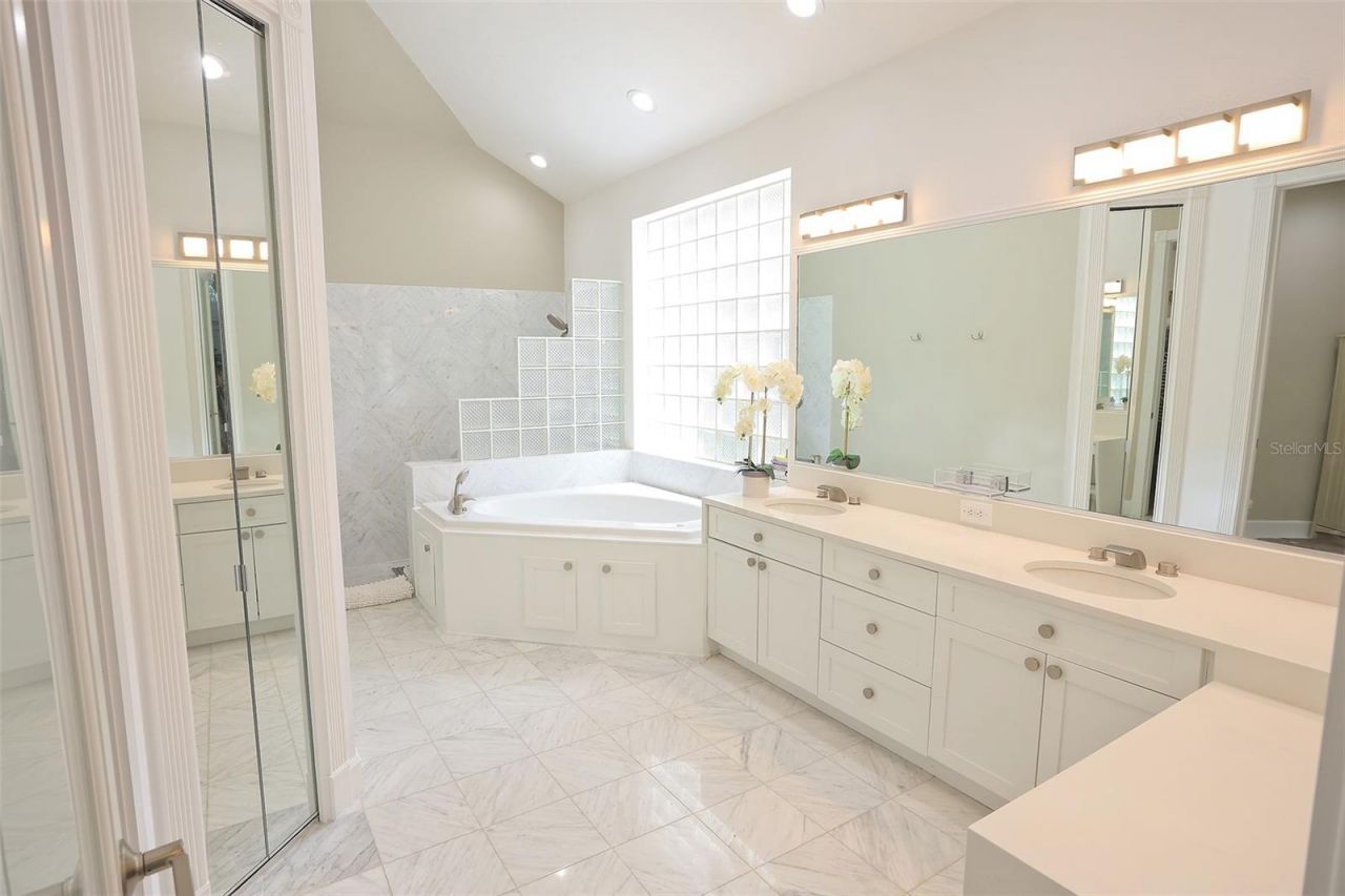3527 Fair Oaks Lane, Longboat Key, FL 34228 Photo