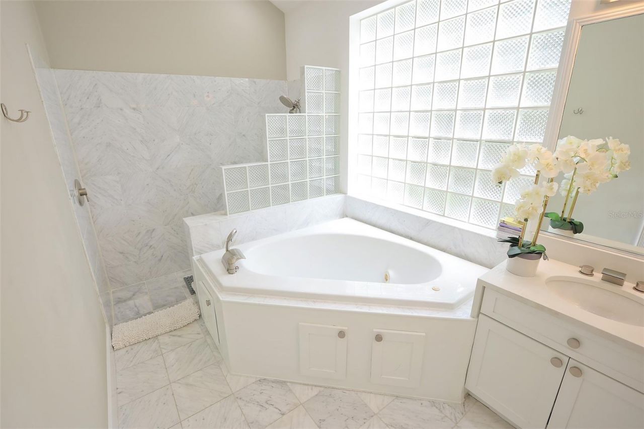 3527 Fair Oaks Lane, Longboat Key, FL 34228 Photo