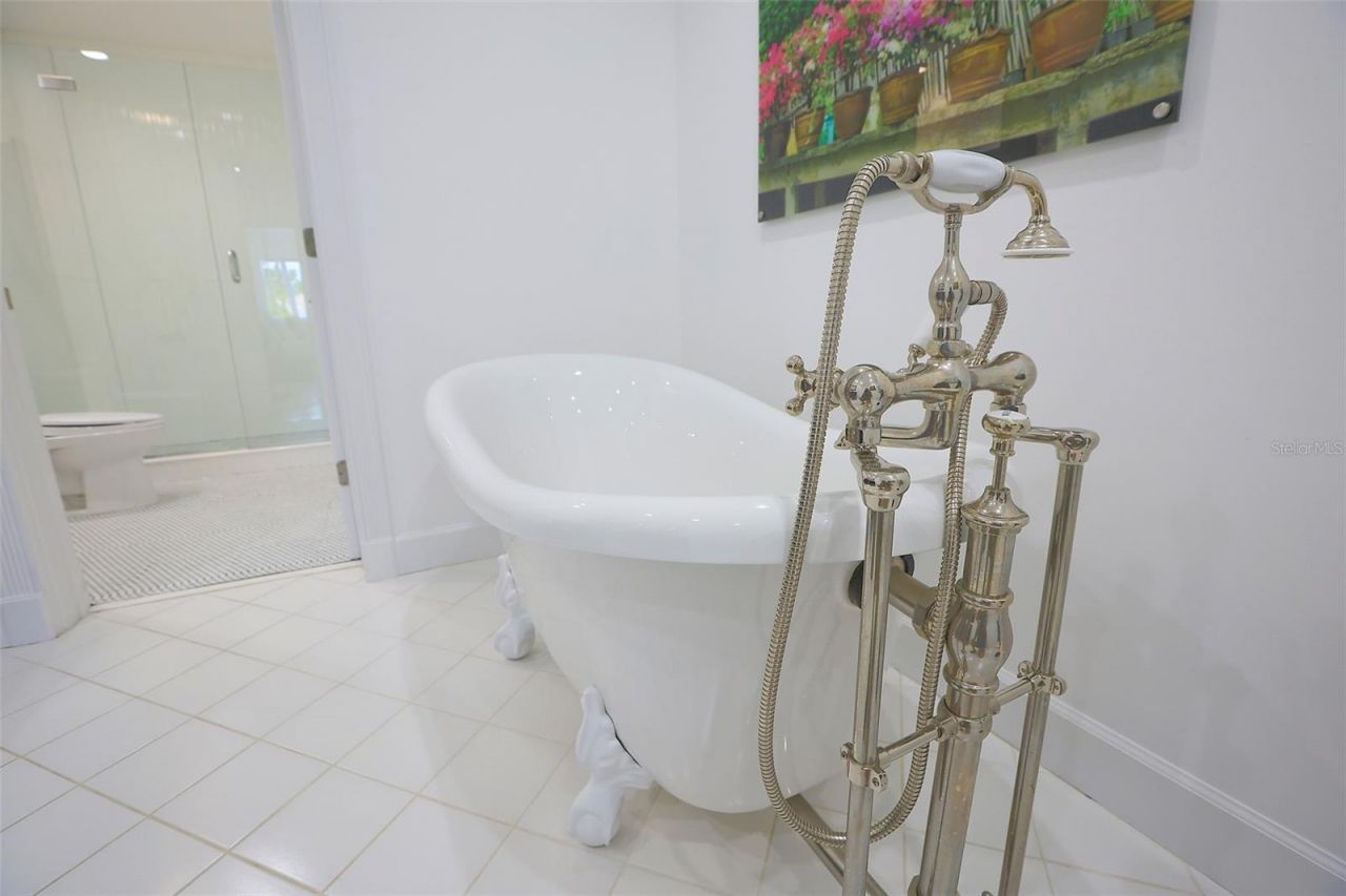 3527 Fair Oaks Lane, Longboat Key, FL 34228 Photo