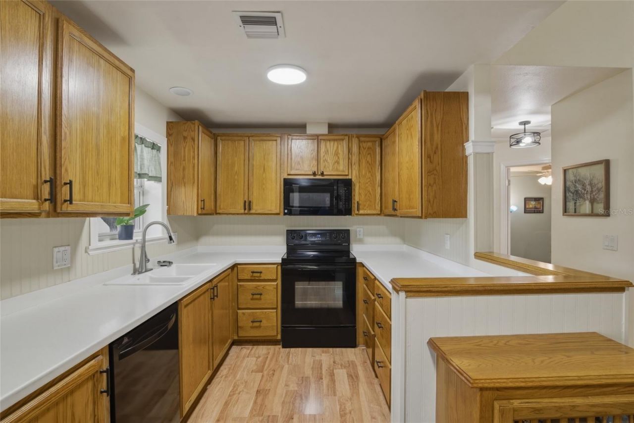 706 Lakeview Drive , Ocoee, FL 34761 Photo