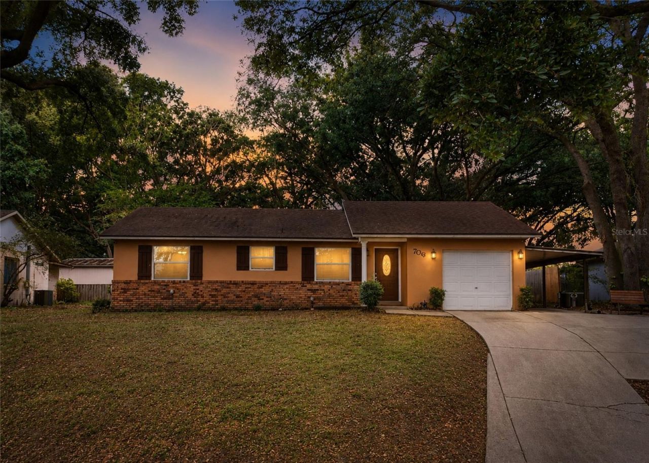 706 Lakeview Drive , Ocoee, FL 34761 Photo