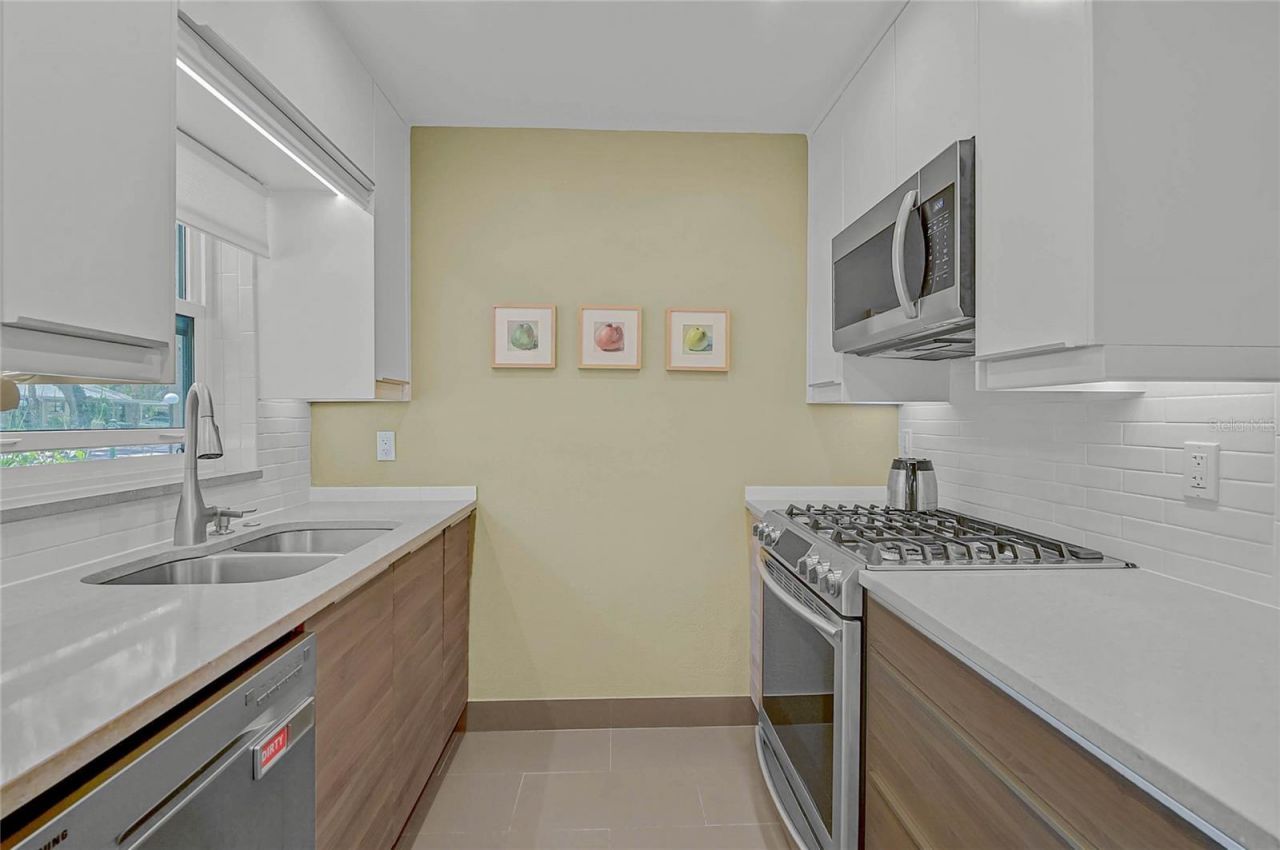 5033 Village Gardens Drive, Unit 24, Sarasota, FL 34234 Photo