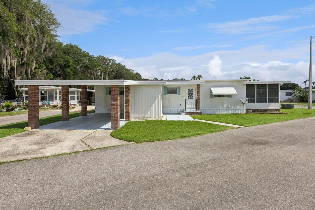 13 Cocos Plumosa Drive , Unit B, Eustis, FL 32726 Photo