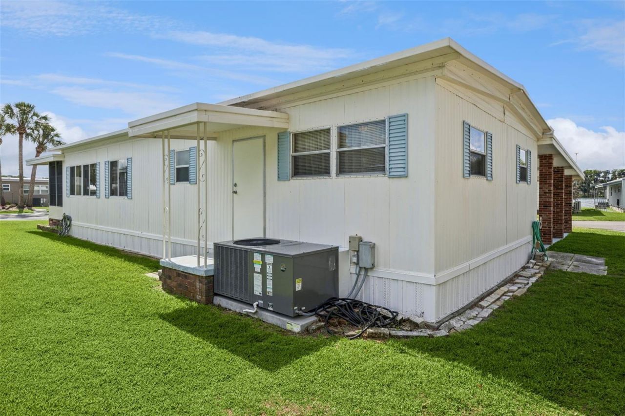 13 Cocos Plumosa Drive , Unit B, Eustis, FL 32726 Photo