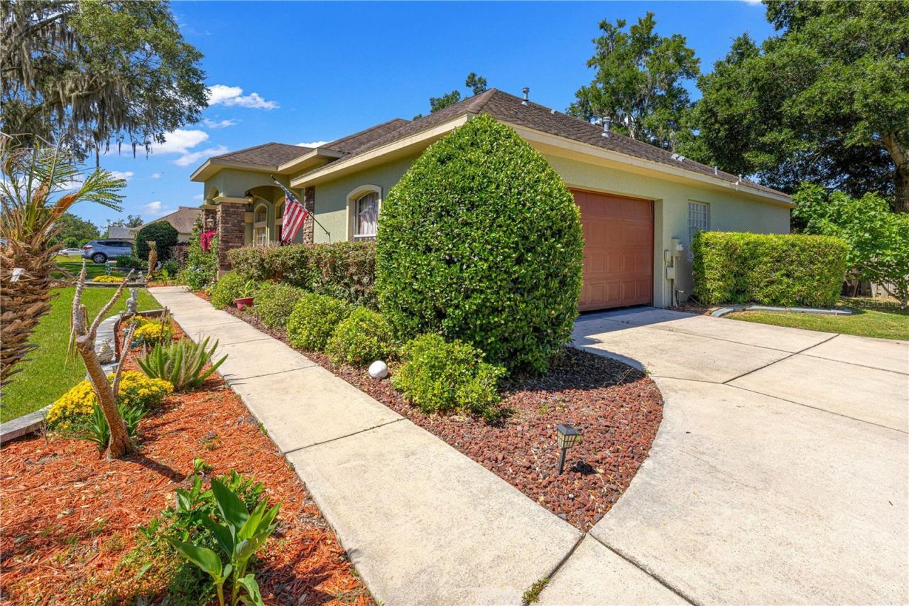 10304 SE 41st Terrace , Belleview, FL 34420 Photo