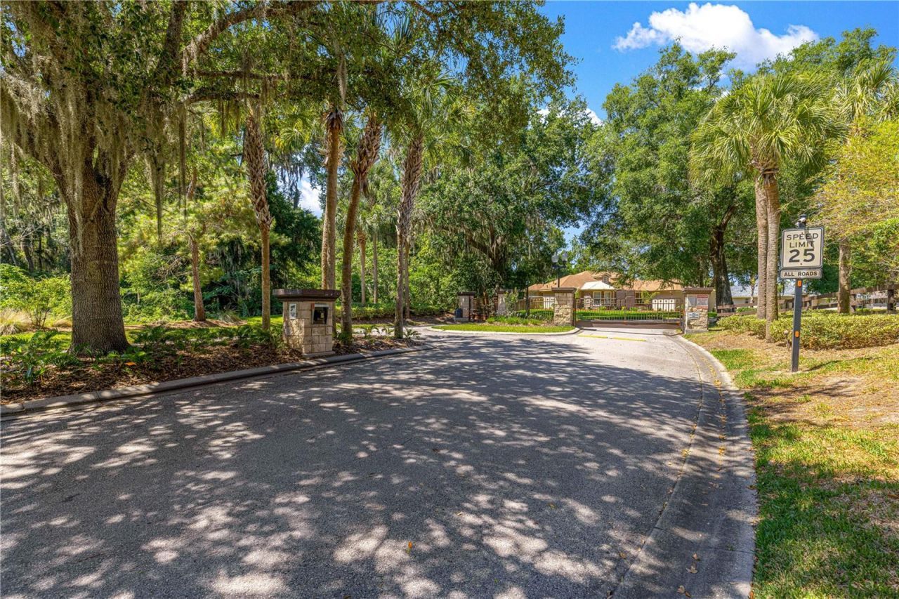 10304 SE 41st Terrace , Belleview, FL 34420 Photo