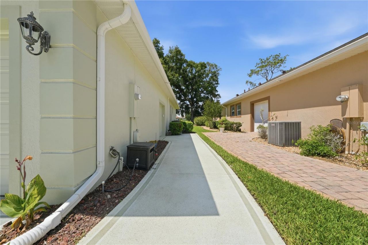 5453 Grove Manor, Lady Lake, FL 32159 Photo