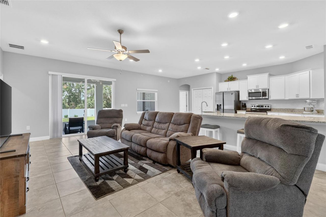 319 Travelers Creek Drive, Auburndale, FL 33823 Photo