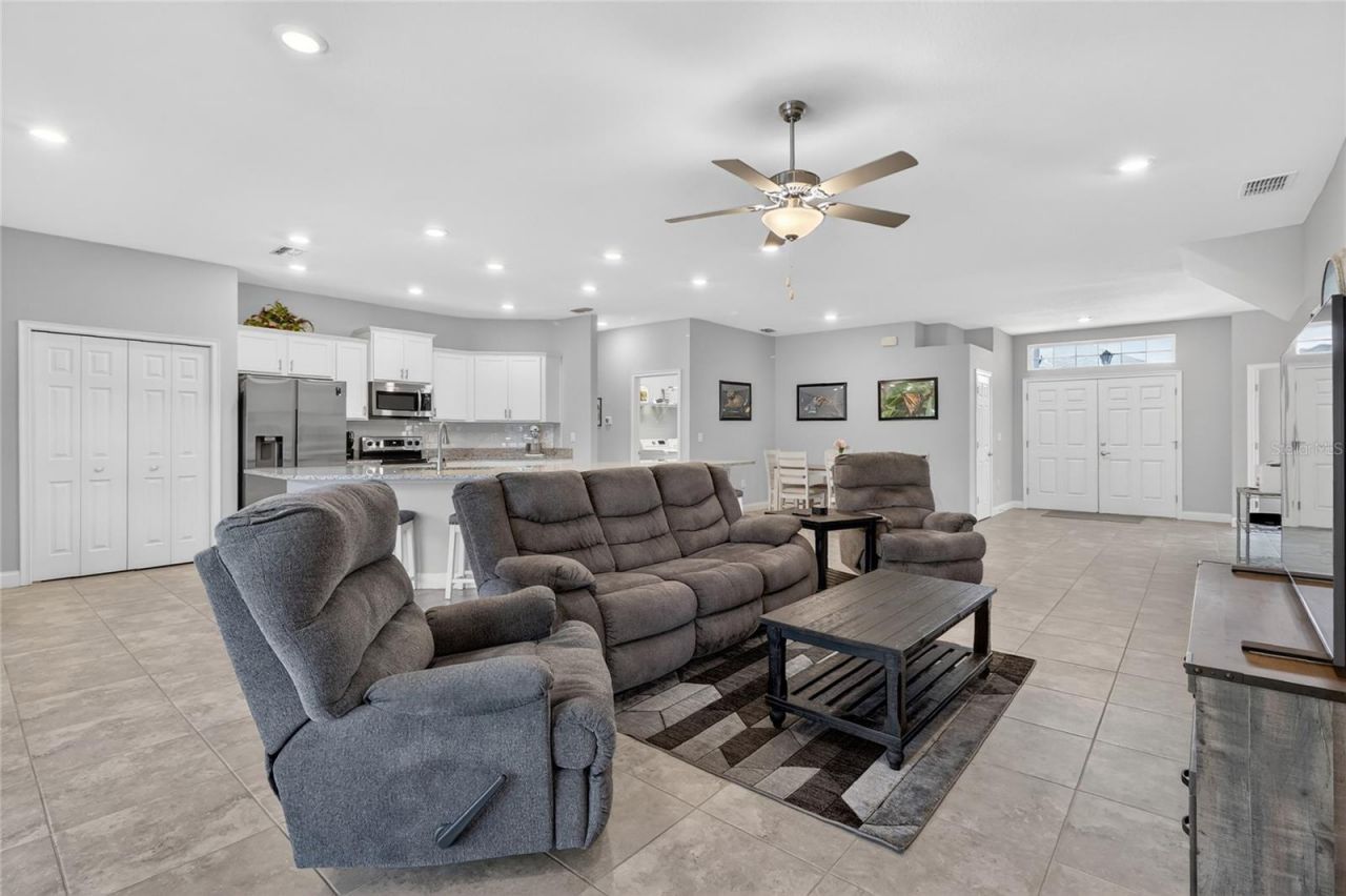 319 Travelers Creek Drive, Auburndale, FL 33823 Photo