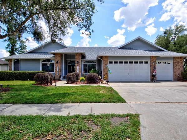 5725 WEDGEFIELD DRIVE, ZEPHYRHILLS, FL 33541