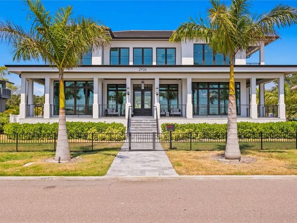 2926 COFFEE POT BOULEVARD NE, ST PETERSBURG, FL 33704