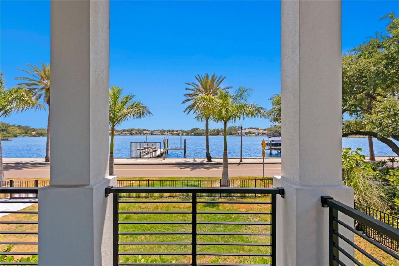 2926 Coffee Pot Boulevard Ne, Saint Petersburg, FL 33704 Photo
