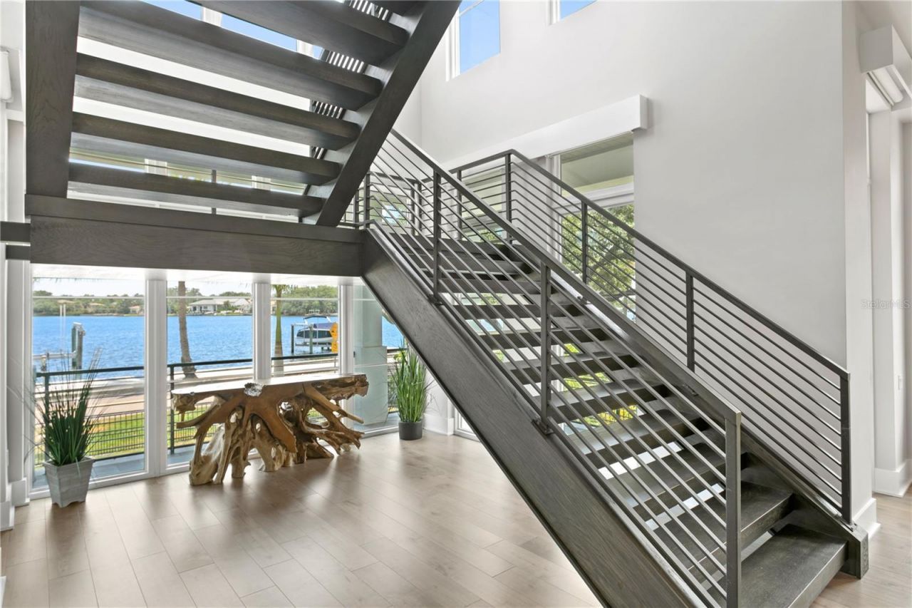 2926 Coffee Pot Boulevard Ne, Saint Petersburg, FL 33704 Photo