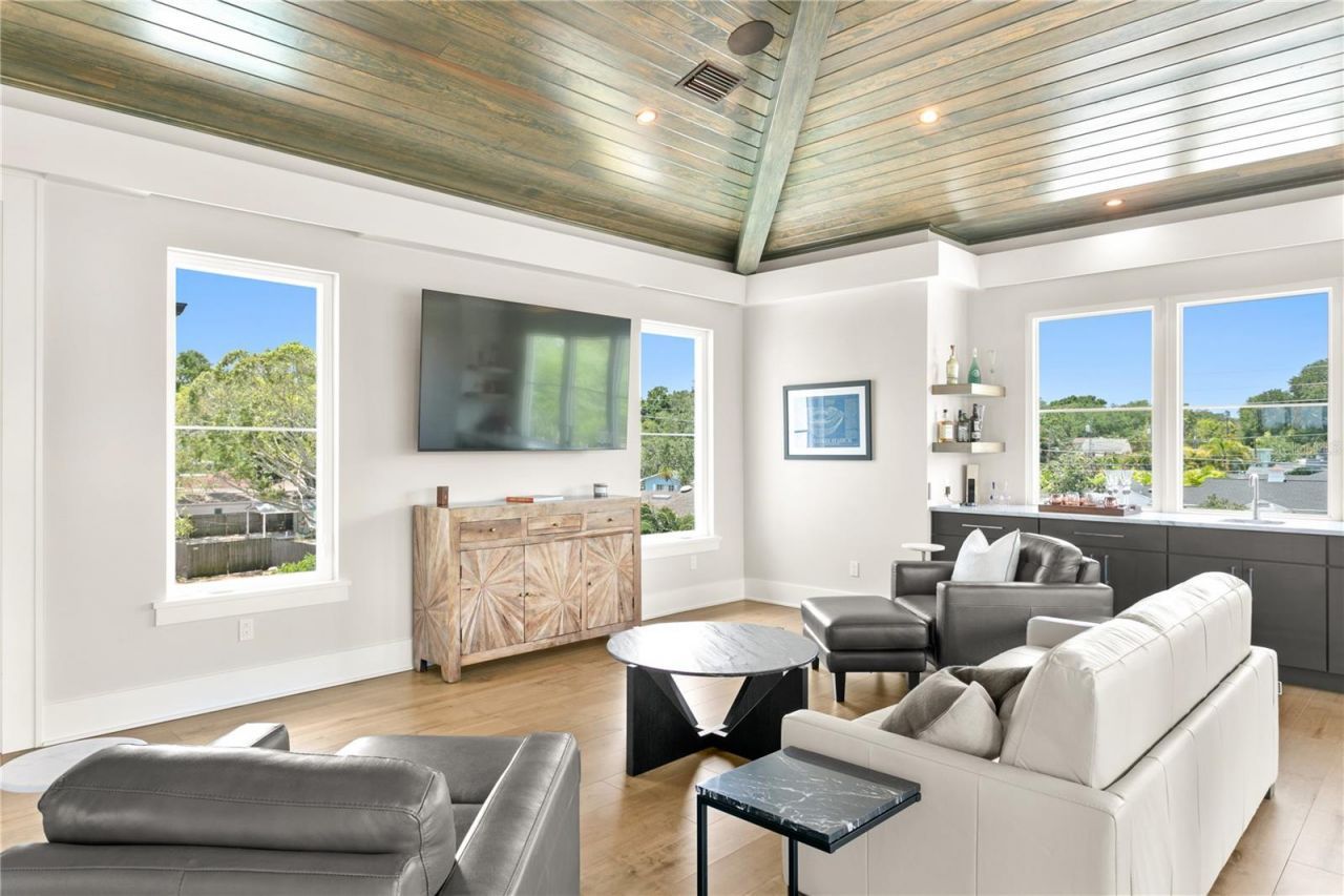 2926 Coffee Pot Boulevard Ne, Saint Petersburg, FL 33704 Photo