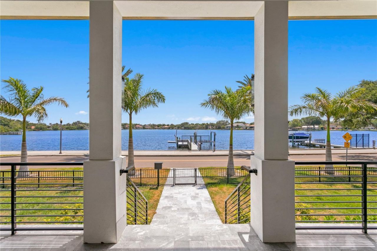 2926 Coffee Pot Boulevard Ne, Saint Petersburg, FL 33704 Photo