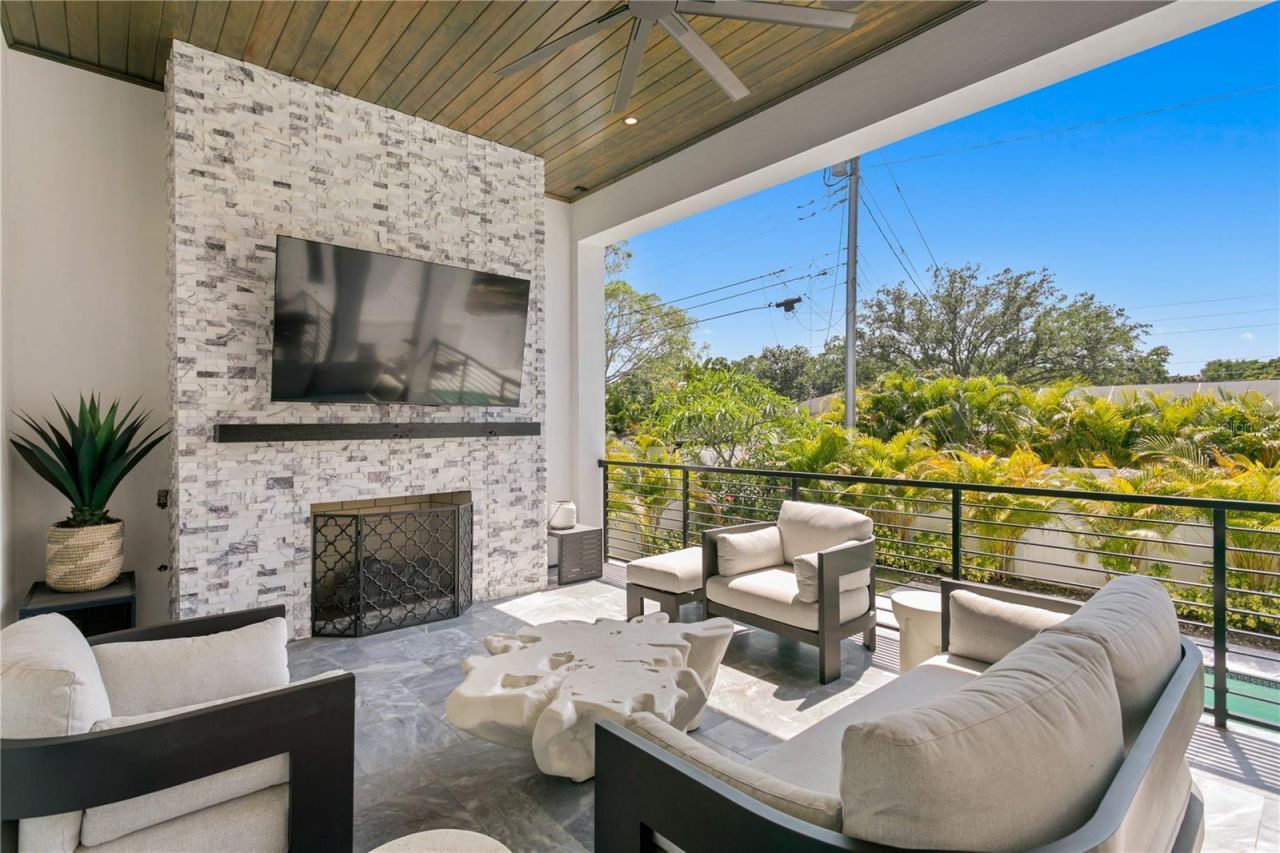 2926 Coffee Pot Boulevard Ne, Saint Petersburg, FL 33704 Photo