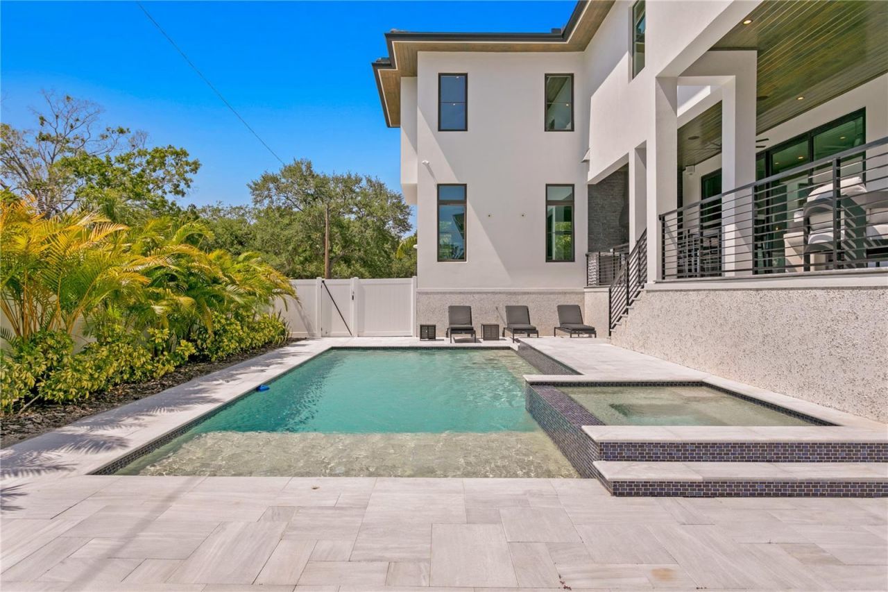 2926 Coffee Pot Boulevard Ne, Saint Petersburg, FL 33704 Photo