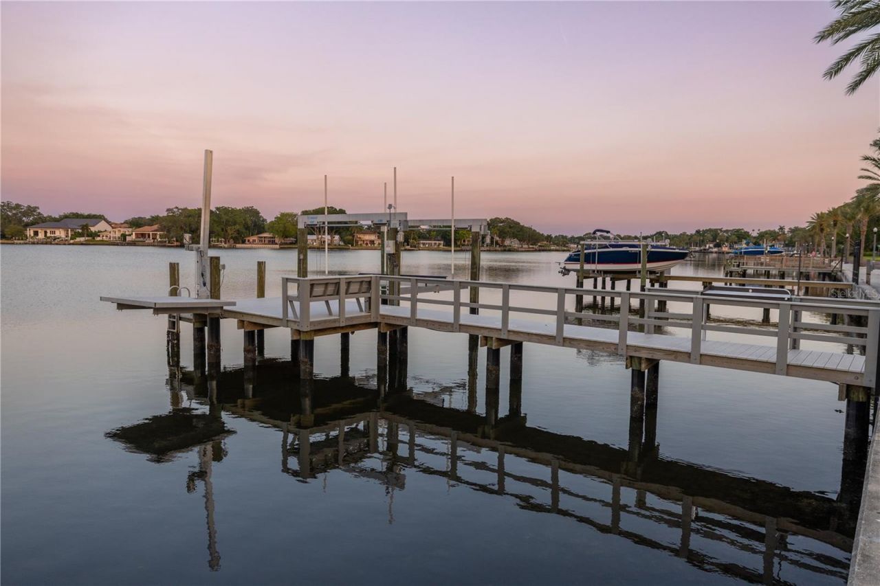 2926 Coffee Pot Boulevard Ne, Saint Petersburg, FL 33704 Photo