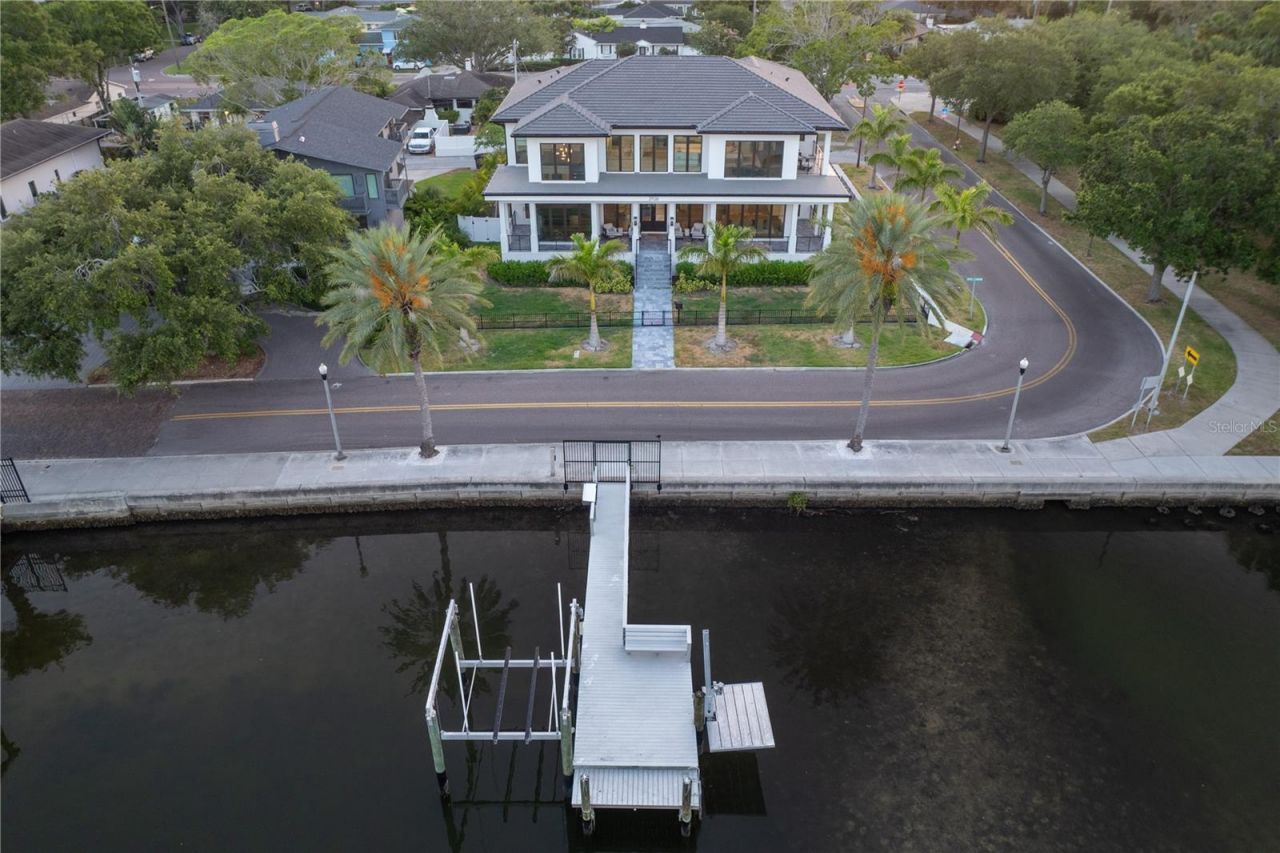 2926 Coffee Pot Boulevard Ne, Saint Petersburg, FL 33704 Photo