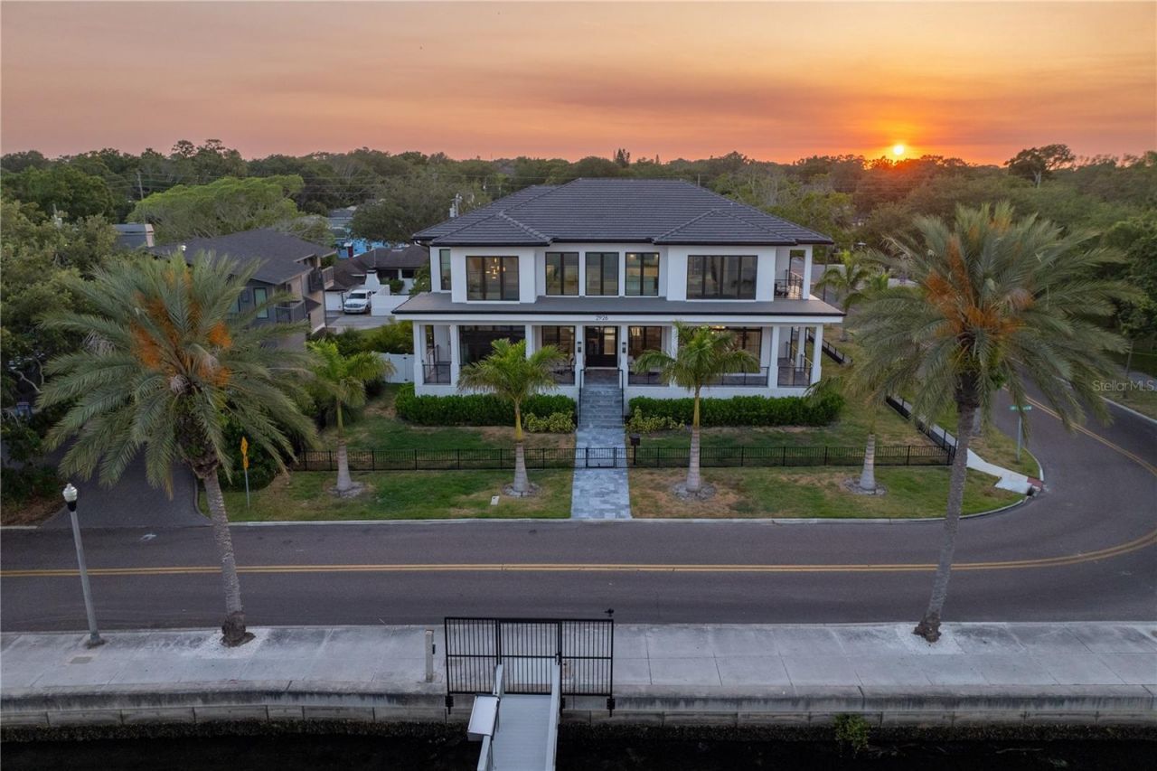 2926 Coffee Pot Boulevard Ne, Saint Petersburg, FL 33704 Photo