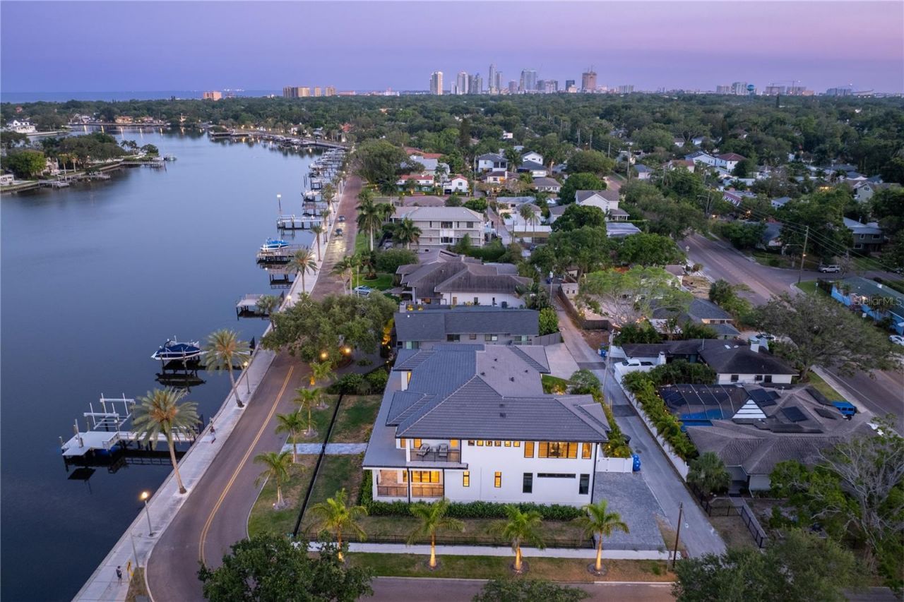 2926 Coffee Pot Boulevard Ne, Saint Petersburg, FL 33704 Photo