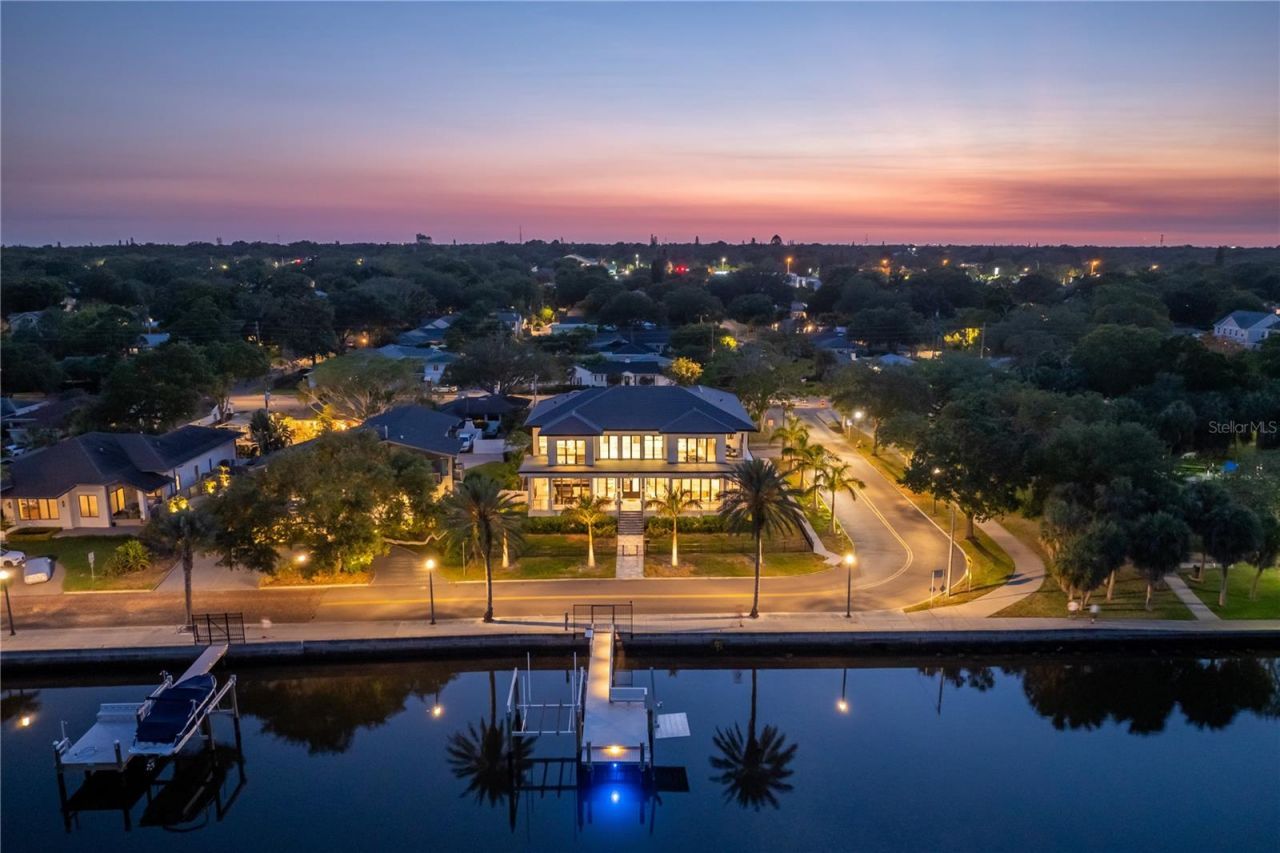 2926 Coffee Pot Boulevard Ne, Saint Petersburg, FL 33704 Photo