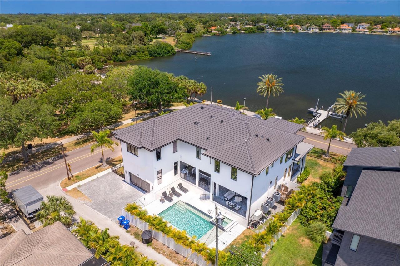 2926 Coffee Pot Boulevard Ne, Saint Petersburg, FL 33704 Photo