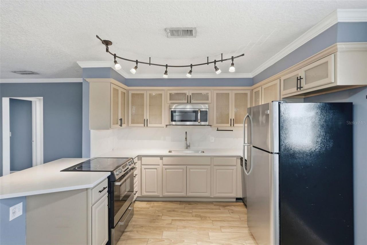 4050 4th Street N, Unit 229, Saint Petersburg, FL 33703 Photo