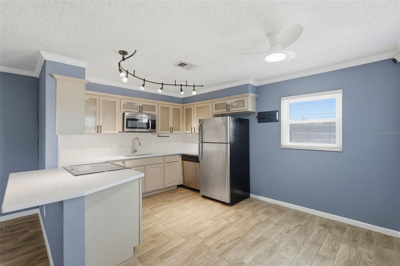 4050 4th Street N, Unit 229, Saint Petersburg, FL 33703 Photo