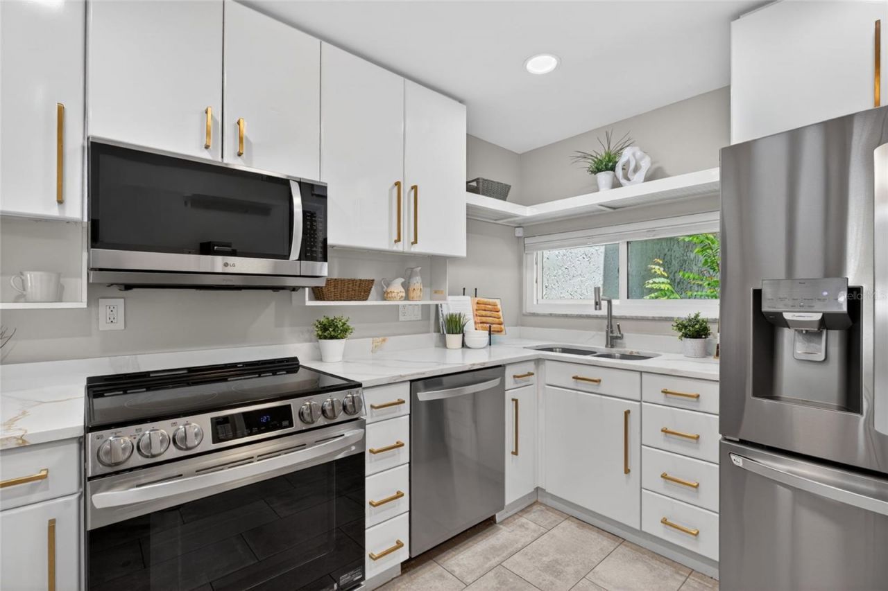4203 Fairway Run , Tampa, FL 33618 Photo