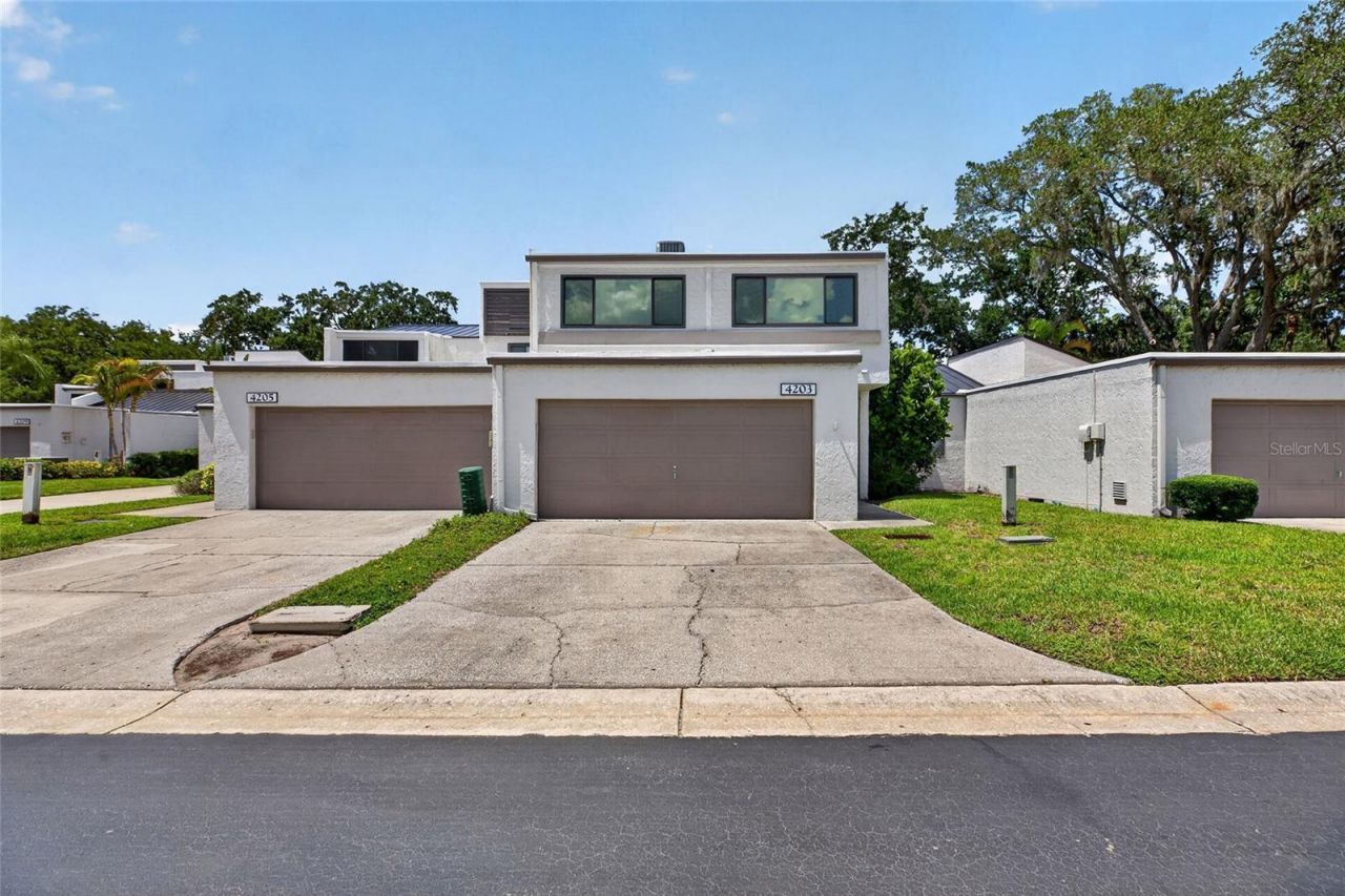 4203 Fairway Run , Tampa, FL 33618 Photo