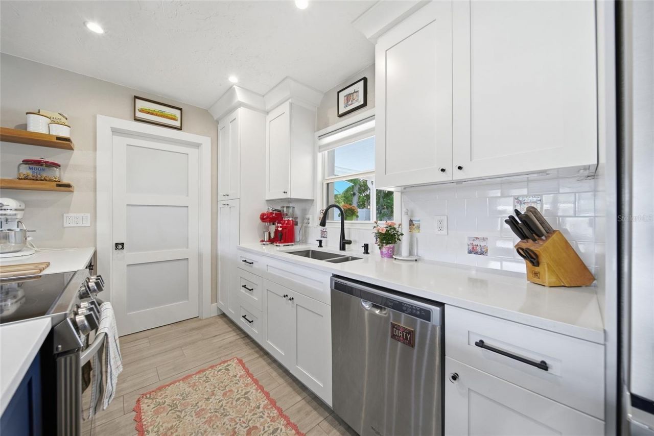 5548 Cedar Street Ne, Saint Petersburg, FL 33703 Photo