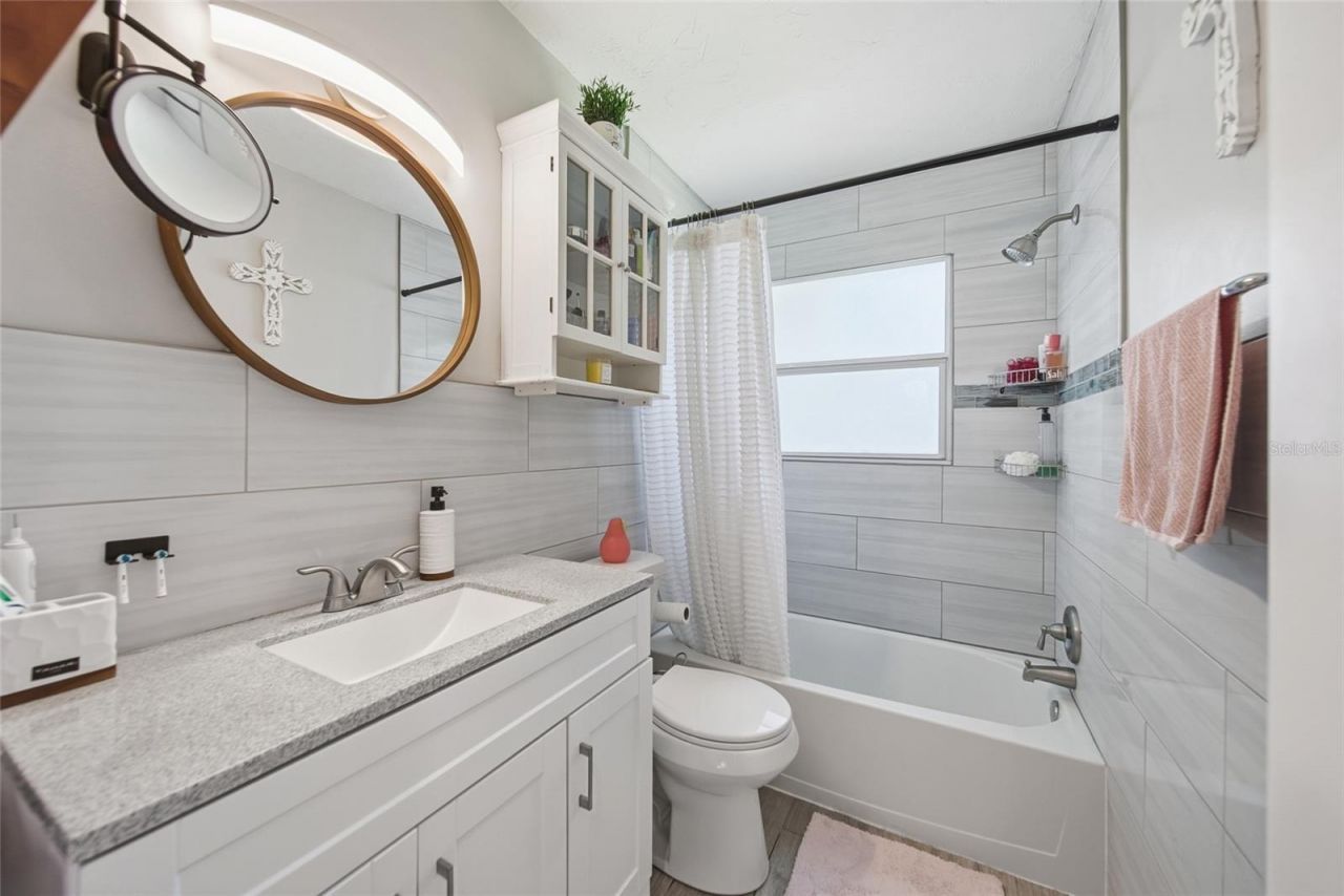 5548 Cedar Street Ne, Saint Petersburg, FL 33703 Photo