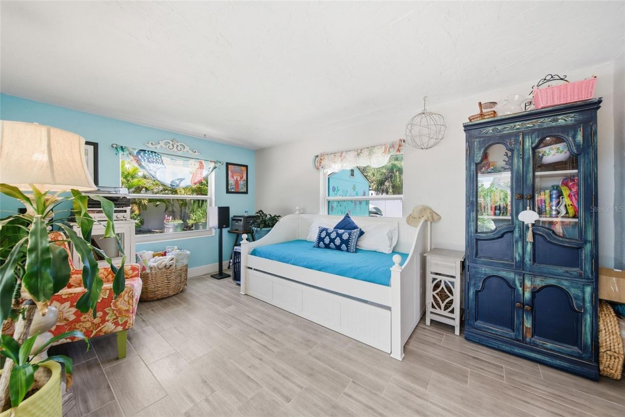 5548 Cedar Street Ne, Saint Petersburg, FL 33703 Photo