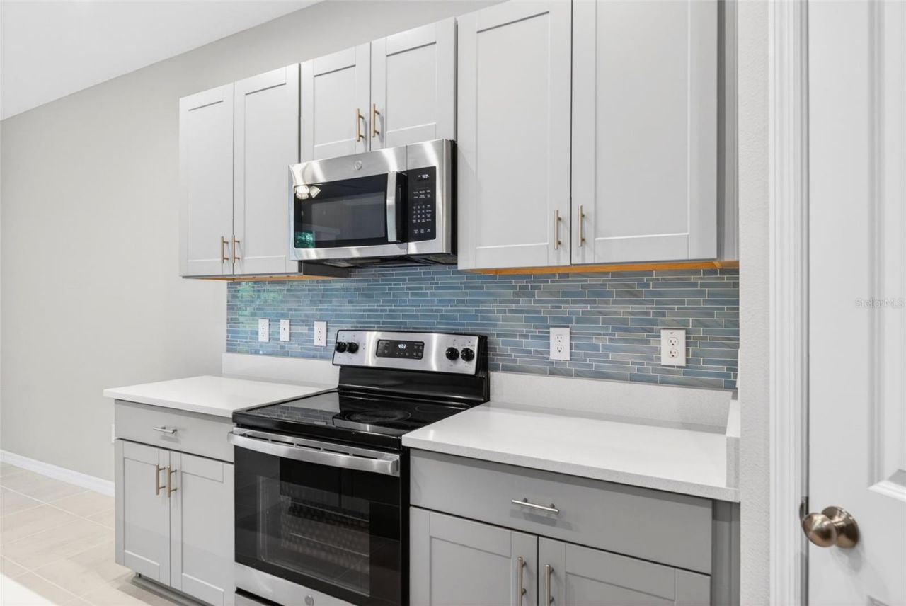6425 Fairmont Lane, Palmetto, FL 34221 Photo