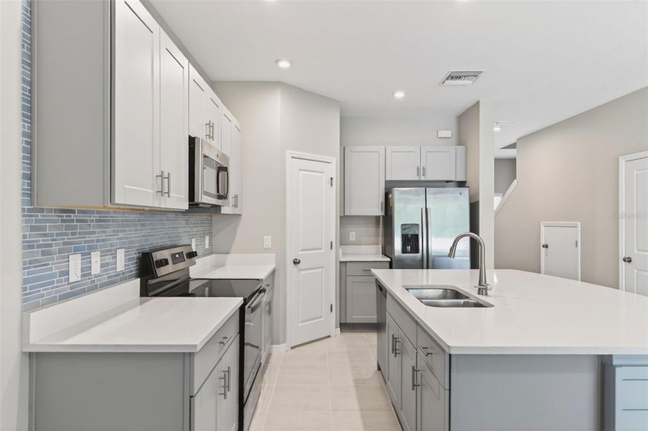 6425 Fairmont Lane, Palmetto, FL 34221 Photo