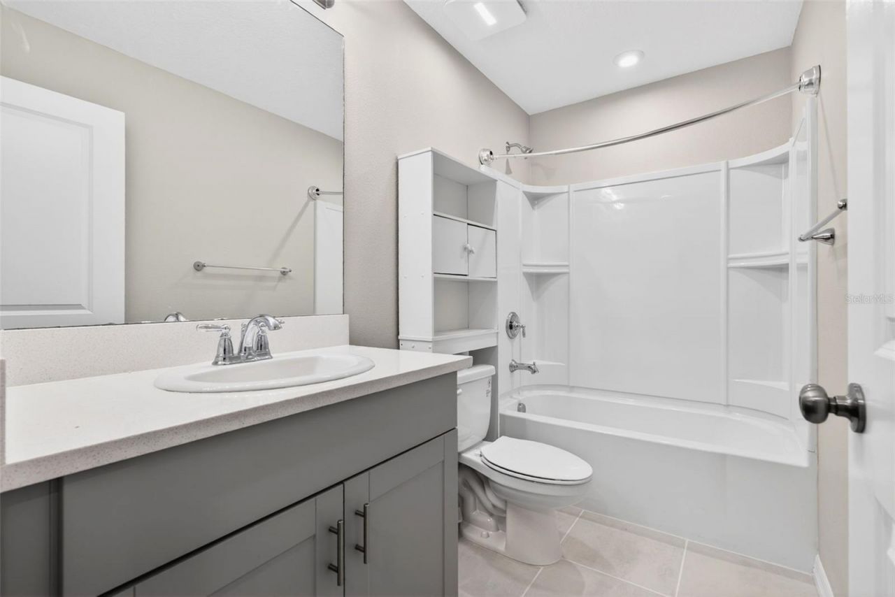 6425 Fairmont Lane, Palmetto, FL 34221 Photo