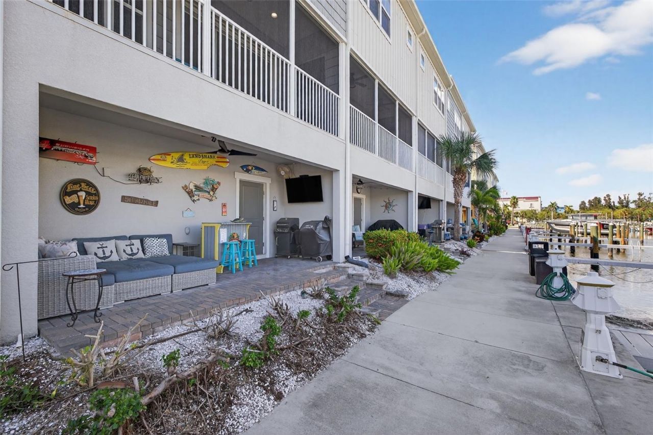 6080 Moorings Drive S, Saint Petersburg, FL 33712 Photo