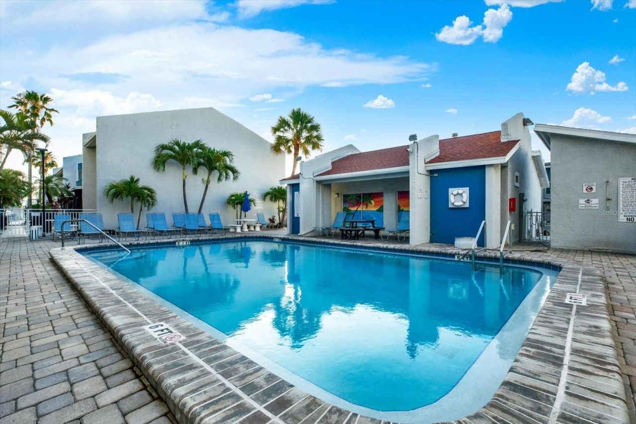 169 Medallion Boulevard , Unit E, Madeira Beach, FL 33708 Photo