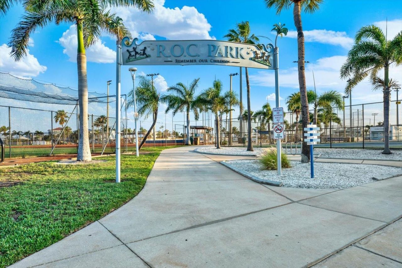 169 Medallion Boulevard , Unit E, Madeira Beach, FL 33708 Photo
