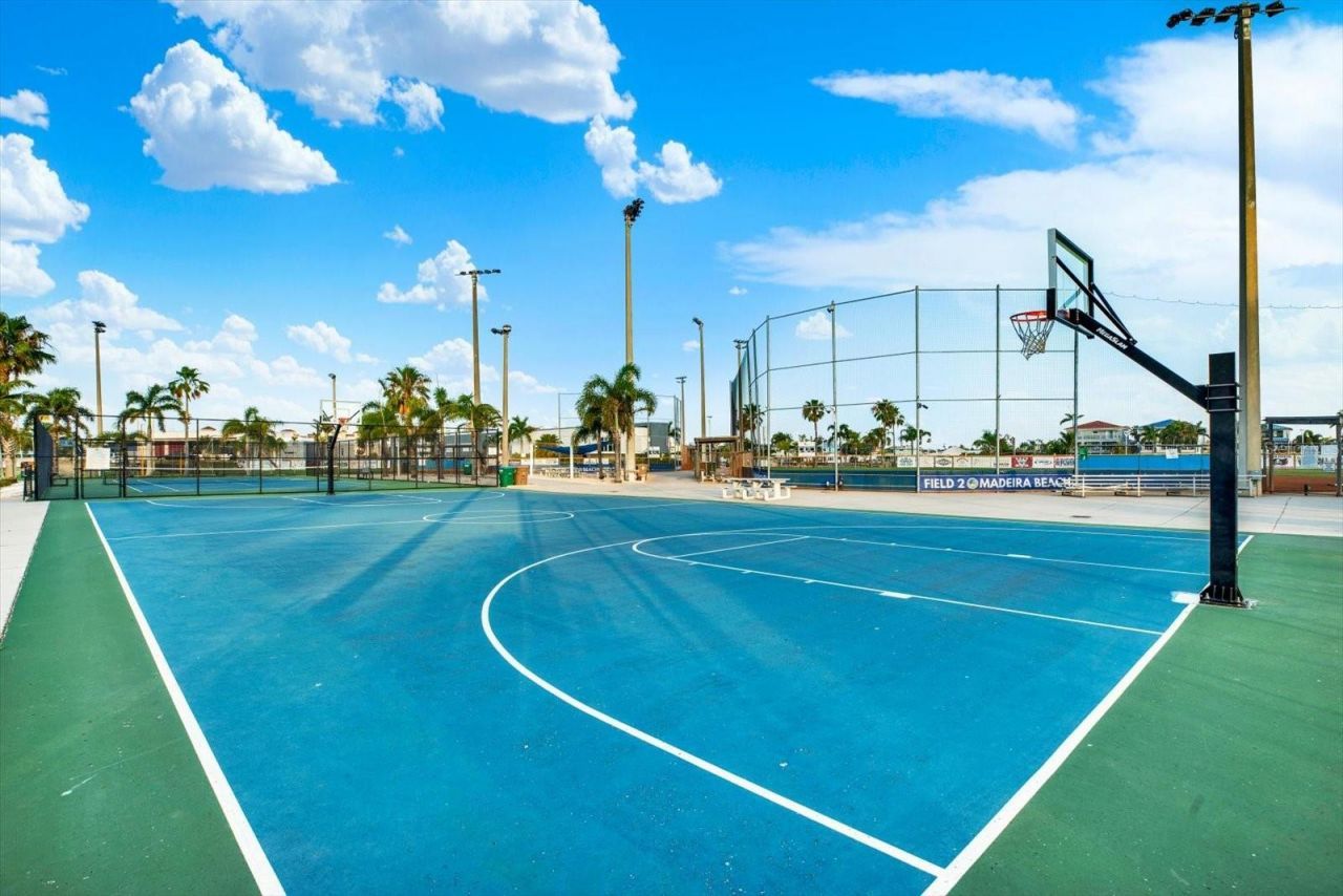 169 Medallion Boulevard , Unit E, Madeira Beach, FL 33708 Photo