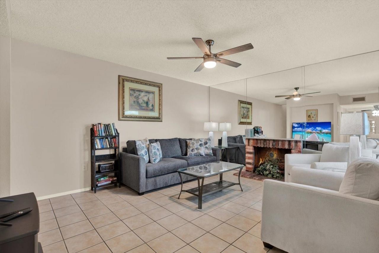 169 Medallion Boulevard , Unit E, Madeira Beach, FL 33708 Photo